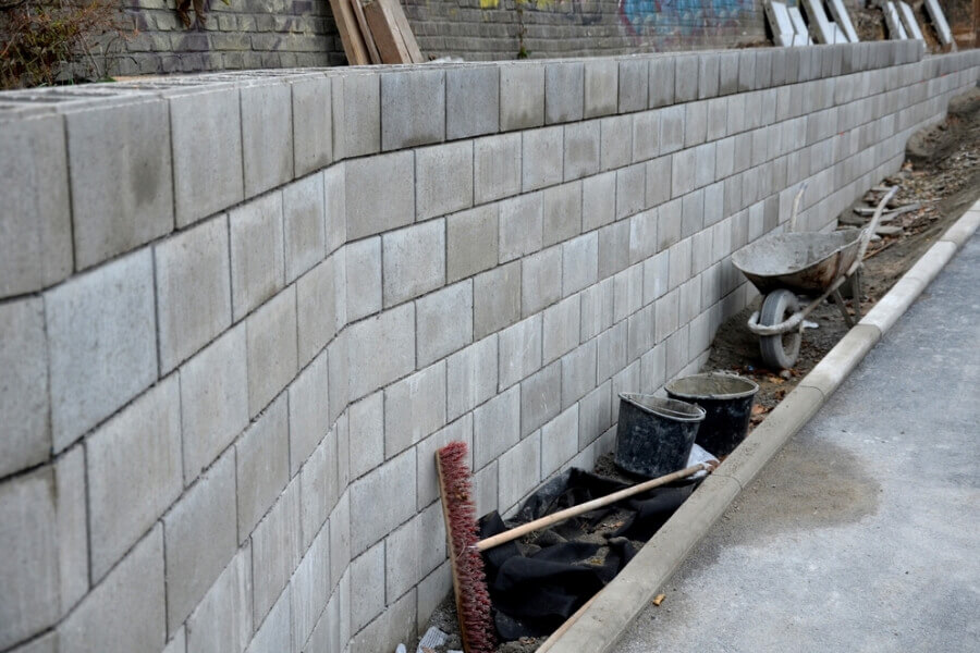 retaining wall installation and repair